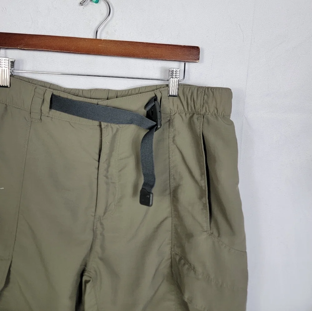 Men's Size large North Face Cargo Shorts